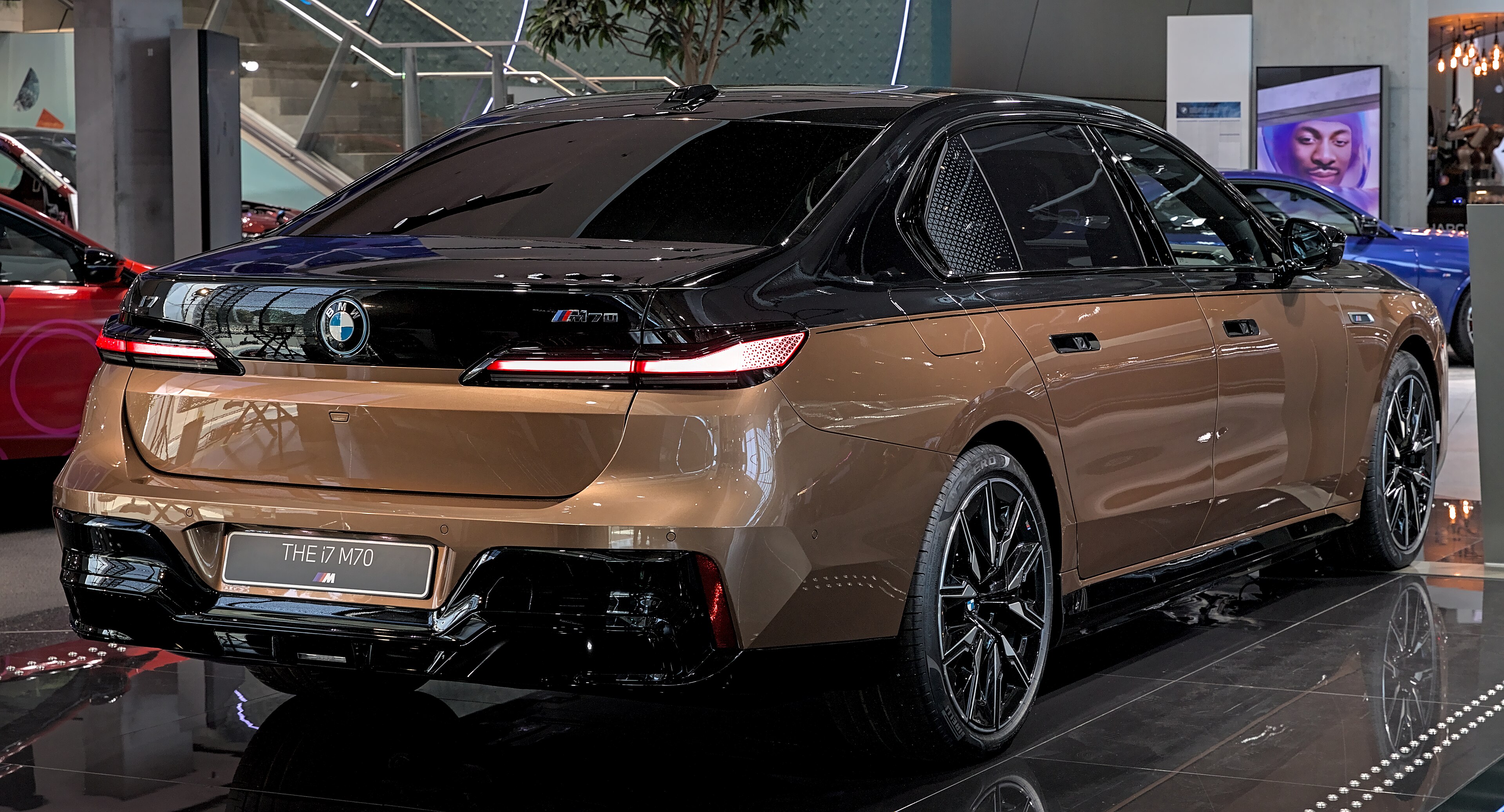 BMW i7