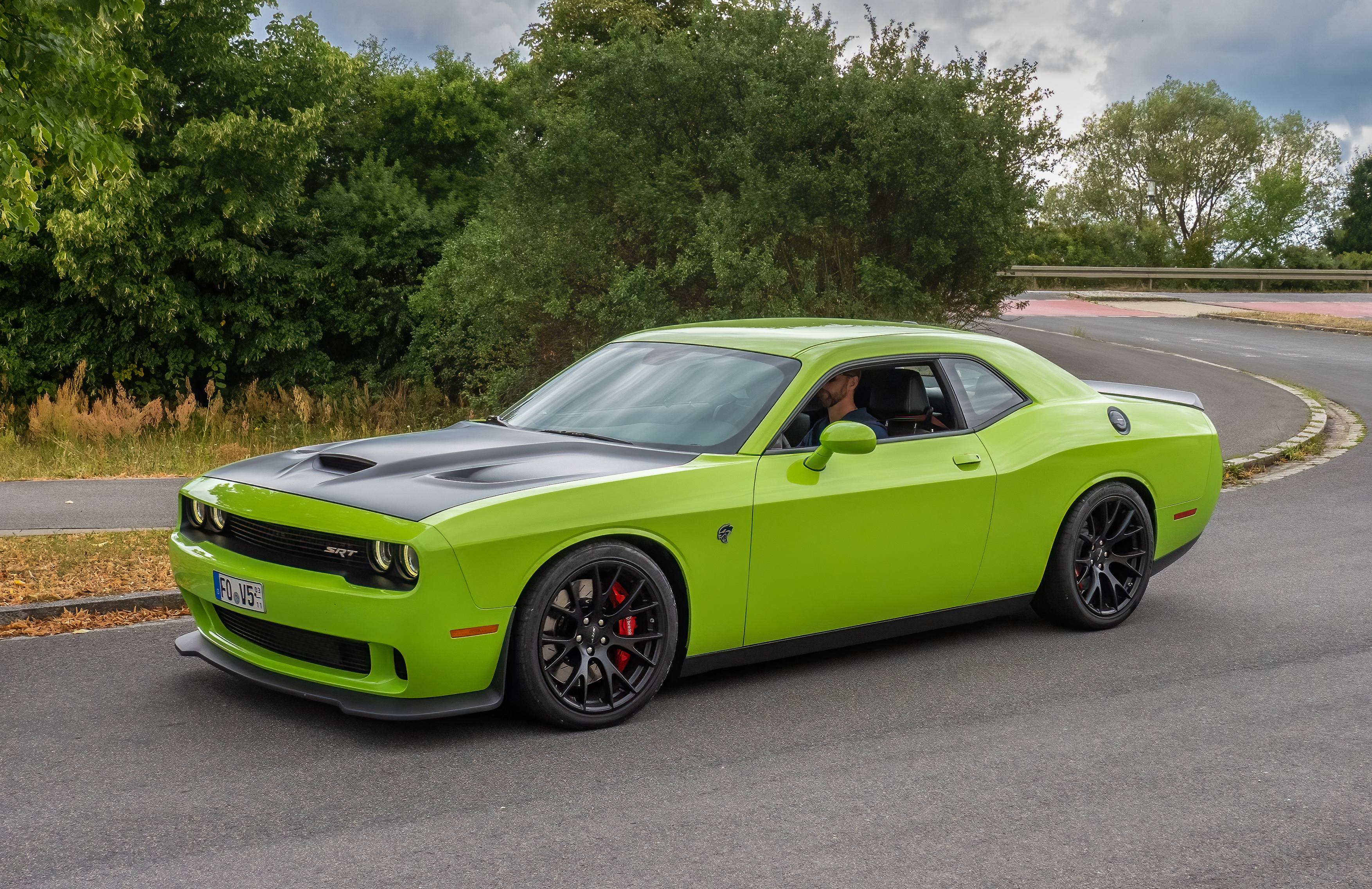 Dodge challenger-srt8
